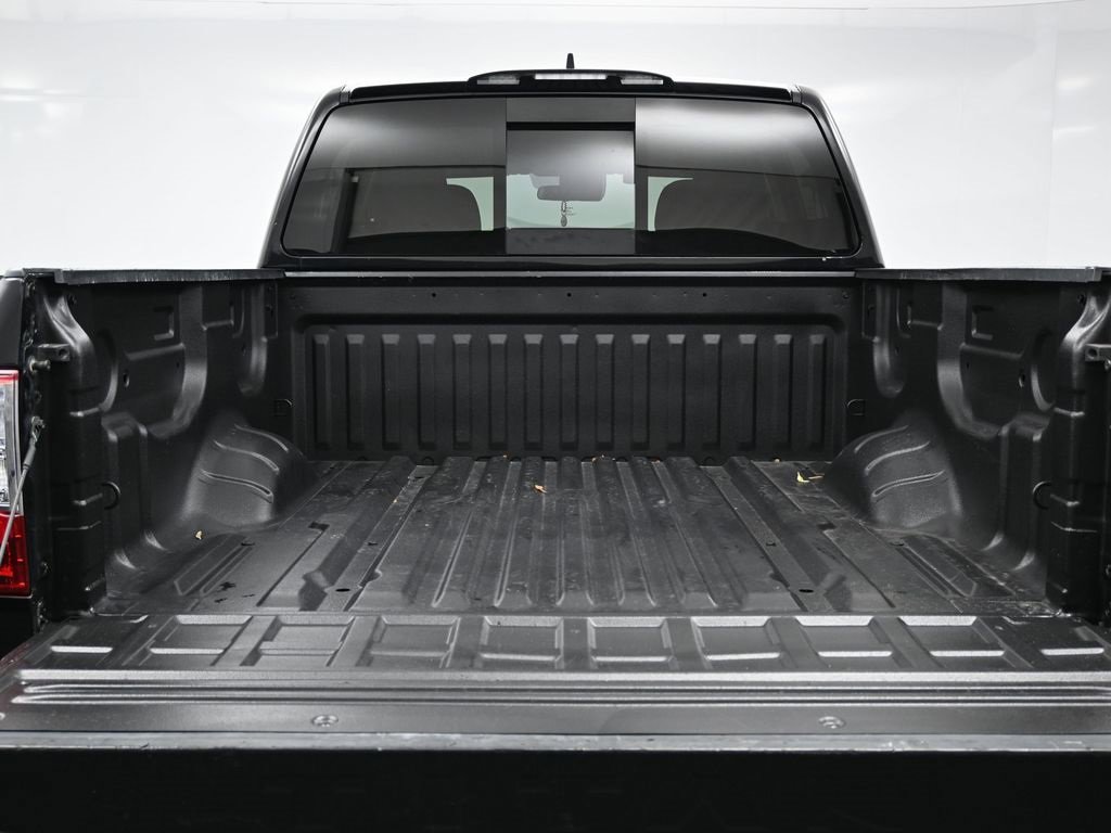 Used 2023 Nissan Titan SV image 13