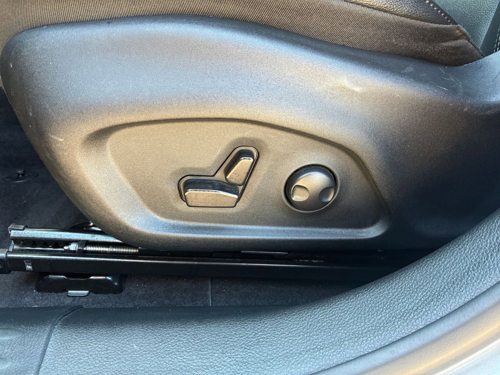 Used 2025 Jeep Compass Limited image 22