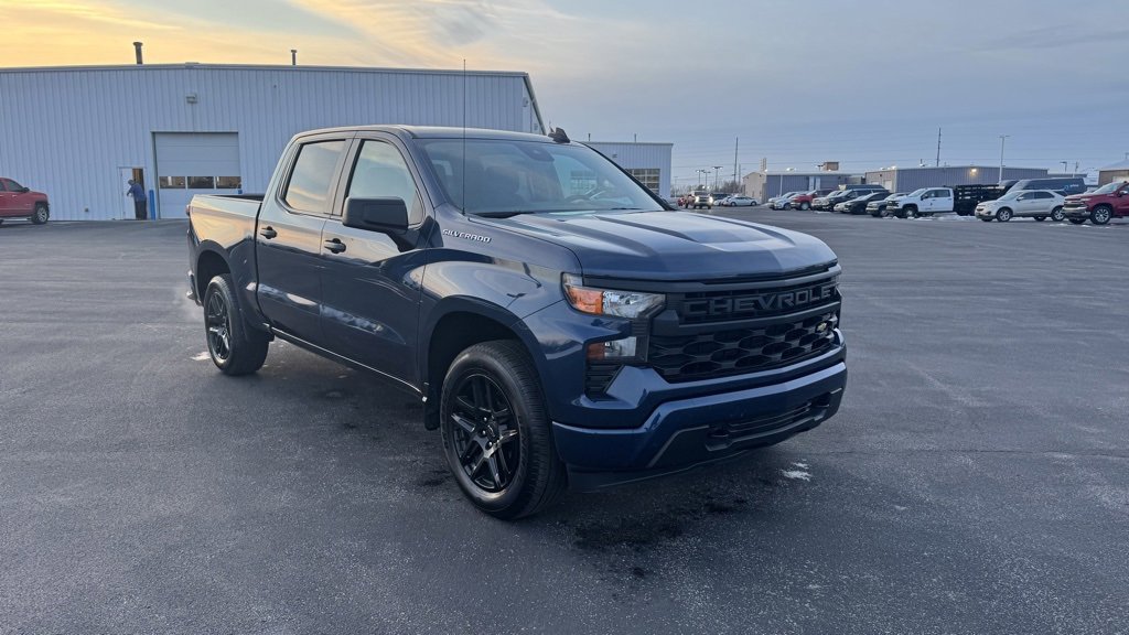 Used 2022 Chevrolet Silverado 1500 Custom image 1