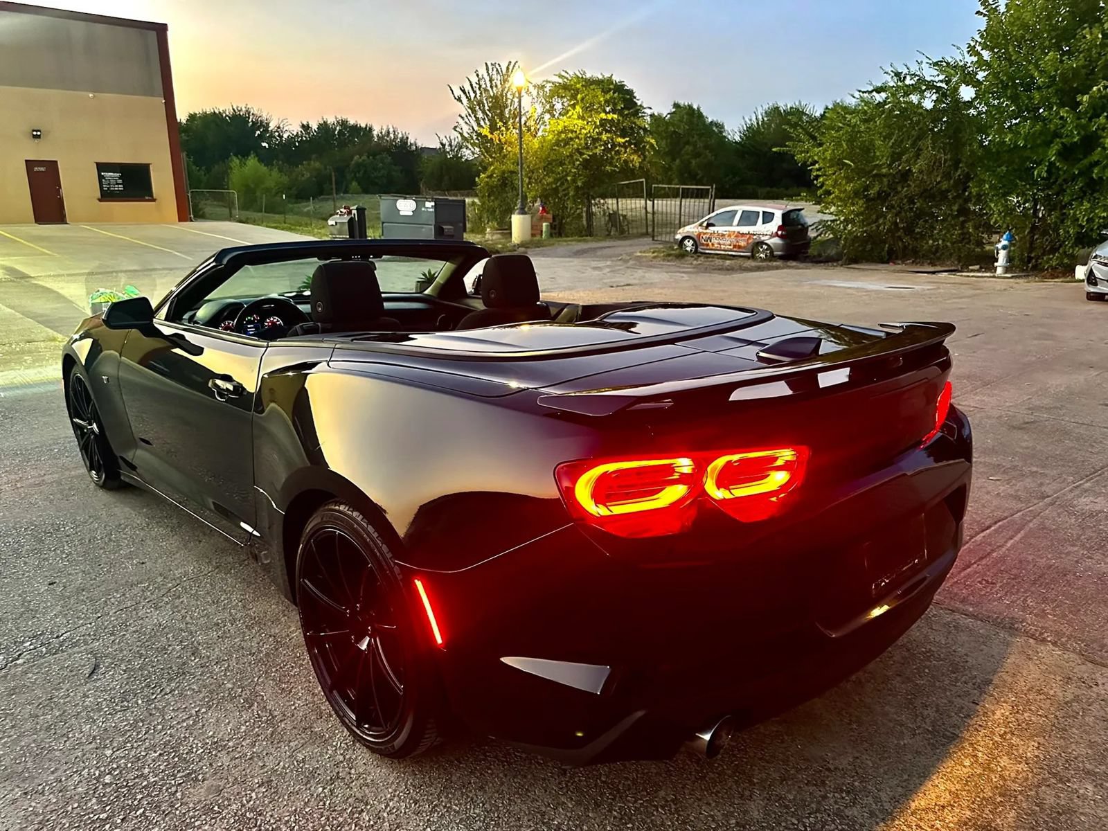 Used 2019 Chevrolet Camaro LT RWD image 8