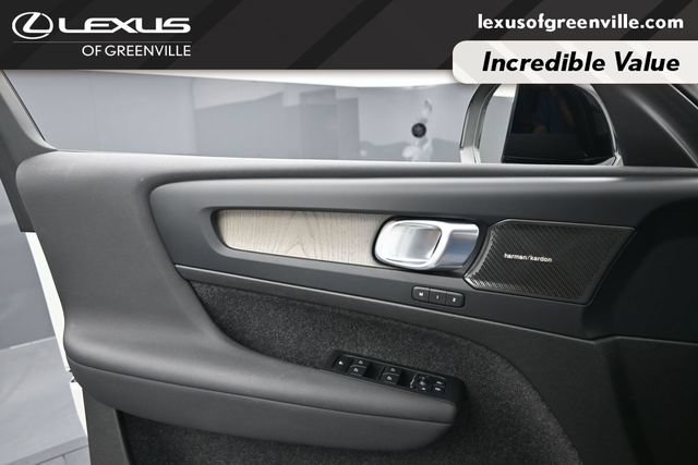 Used 2023 Volvo XC40 B5 Ultimate w/ Protection Package Premier AWD/4WD image 16
