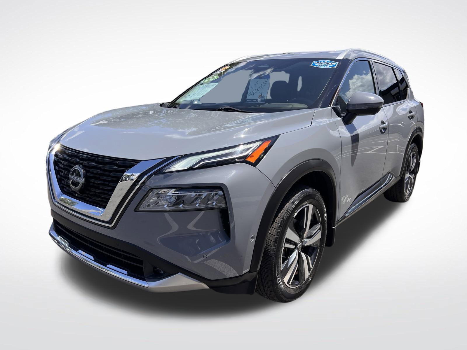 Used 2023 Nissan Rogue Platinum w/ Platinum Premium Package FWD image 3