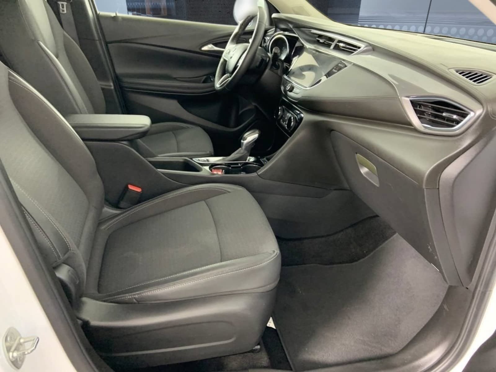 Used 2021 Buick Encore GX Preferred w/ Cold Weather Comfort Package FWD image 16