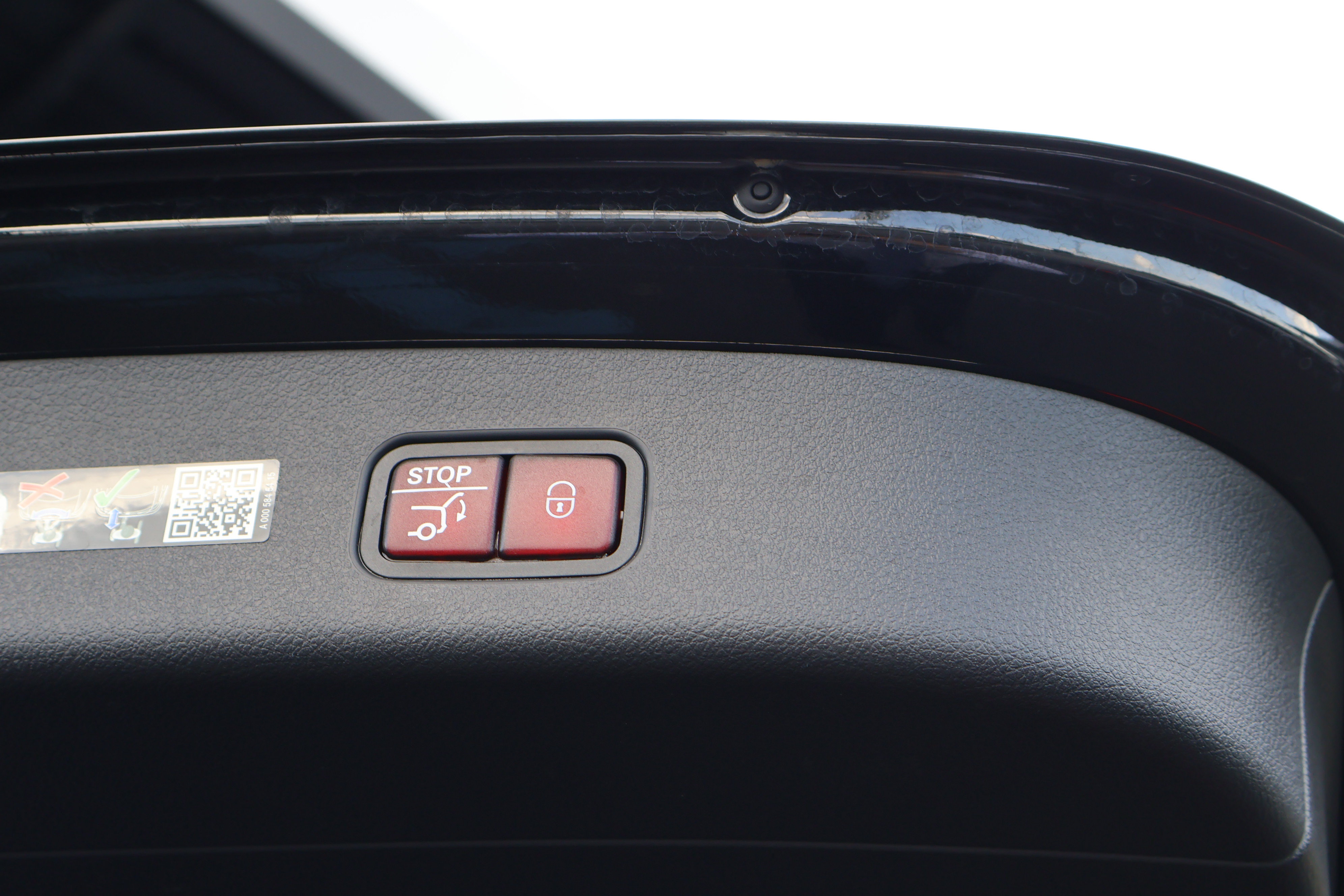 Used 2025 Mercedes-Benz GLC 300 image 24