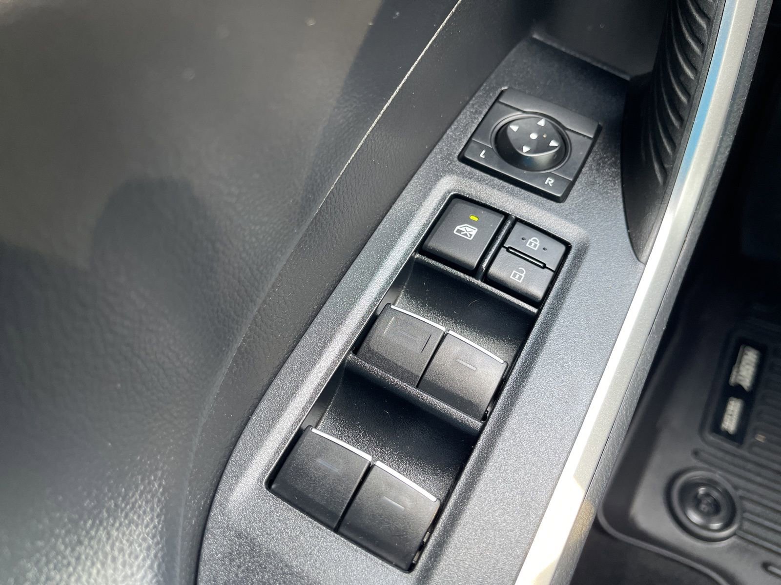 Used 2022 Toyota RAV4 XSE image 46
