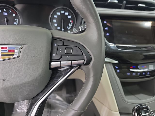 Used 2023 Cadillac XT6 Premium Luxury w/ Technology Package AWD/4WD image 15