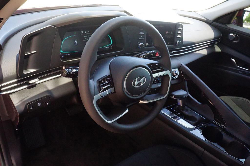 New 2025 Hyundai Elantra Blue image 19