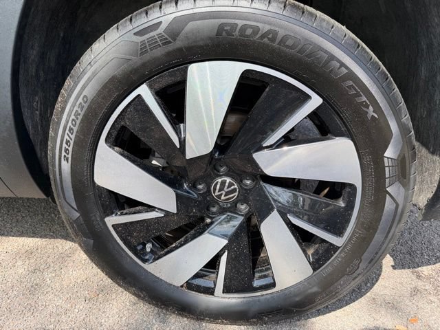 Used 2025 Volkswagen Atlas Cross Sport SE AWD/4WD image 29