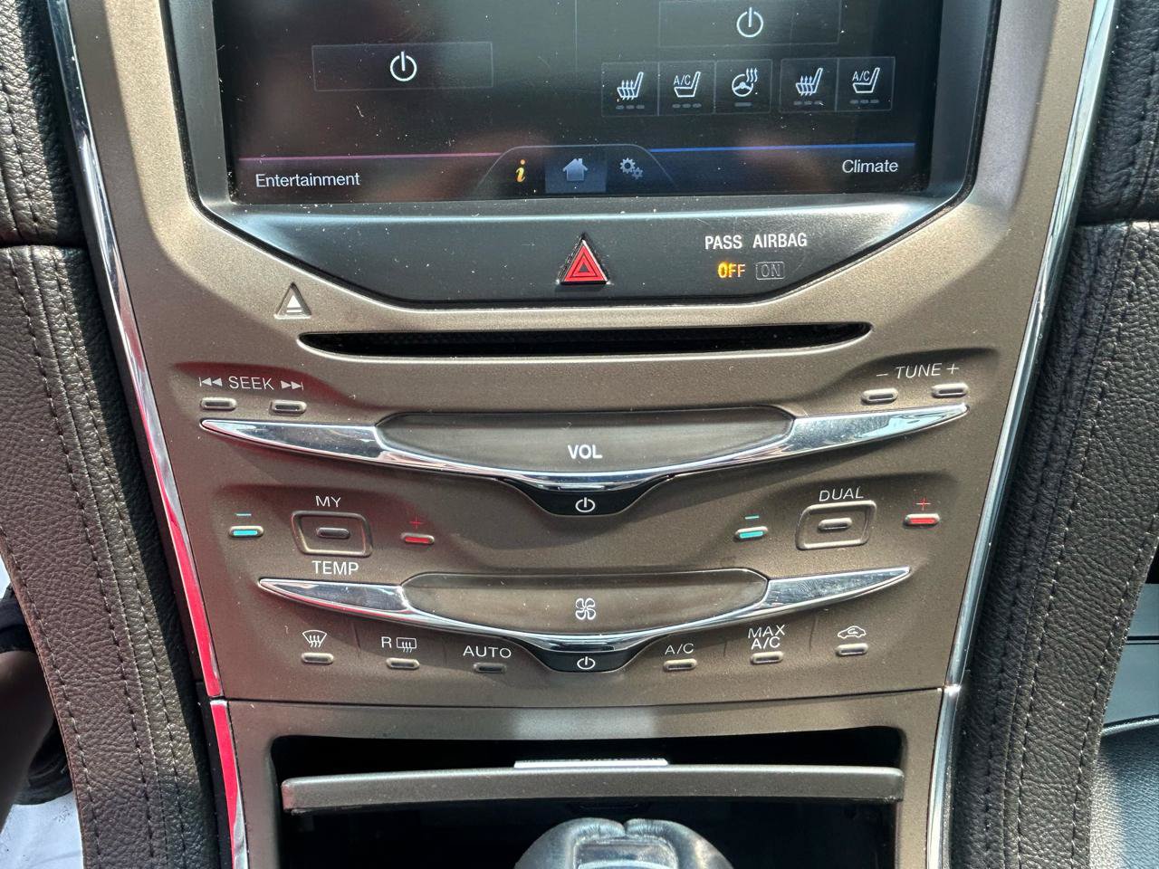 Used 2014 Lincoln MKX AWD w/ Equipment Group 101A image 24