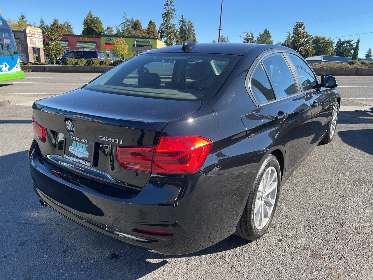 Used 2018 BMW 320i Sedan image 7