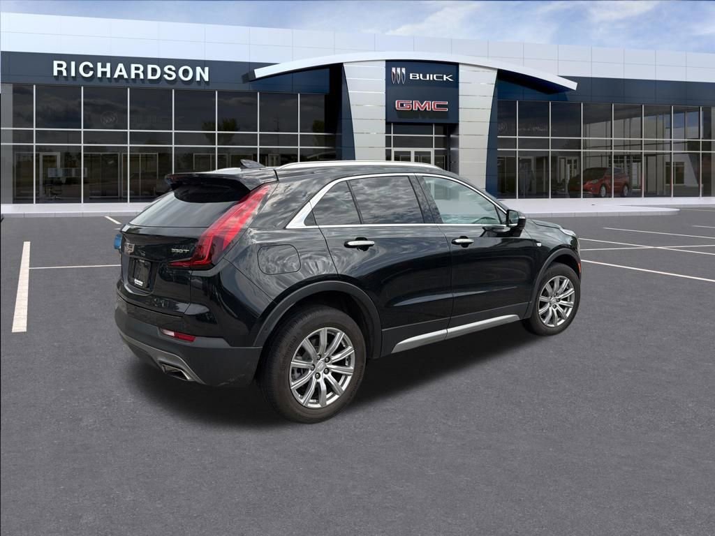Used 2022 Cadillac XT4 Premium Luxury w/ Enhanced Visibility Package AWD/4WD image 11