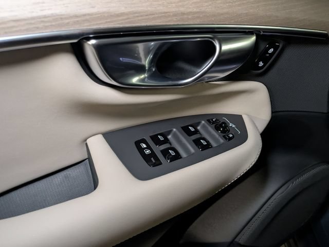 New 2026 Volvo XC90 B6 Plus w/ Protection Package AWD/4WD image 13