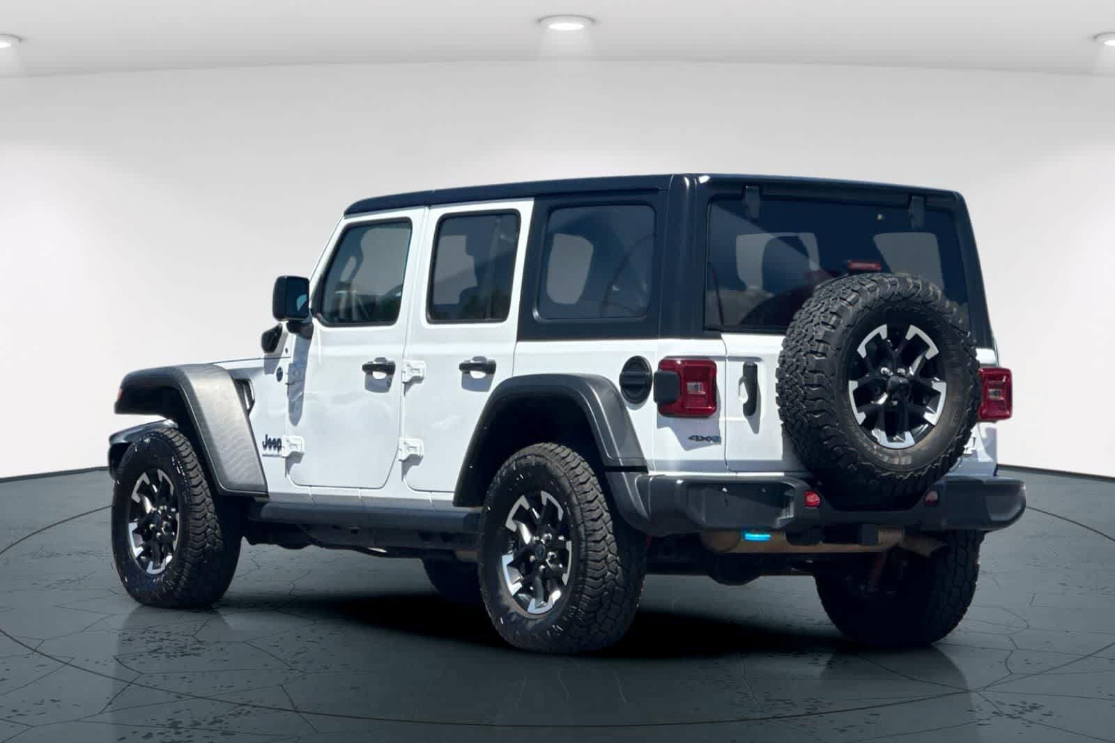 Used 2024 Jeep Wrangler Unlimited Rubicon 4xe AWD/4WD image 8