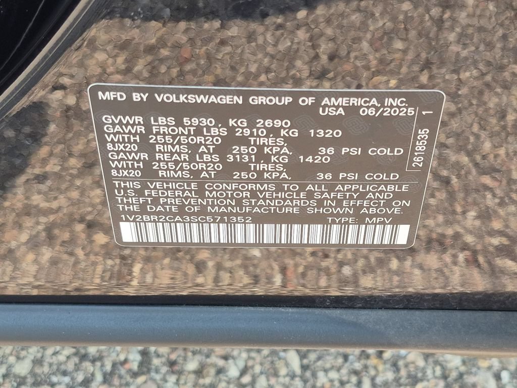 Used 2025 Volkswagen Atlas SEL AWD/4WD image 35