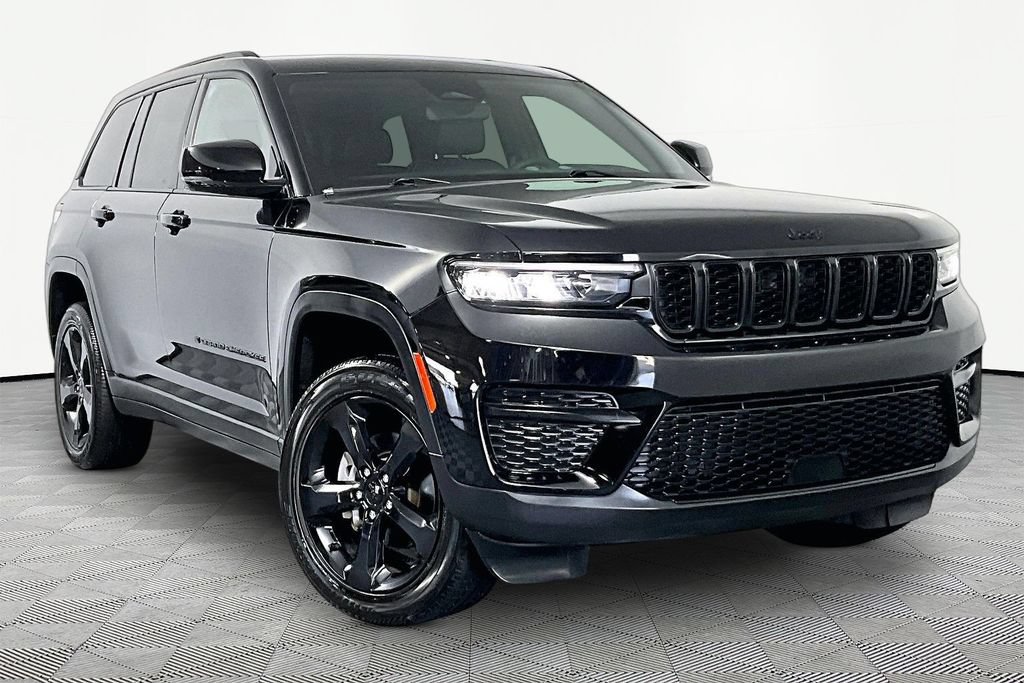 Used 2023 Jeep Grand Cherokee Altitude