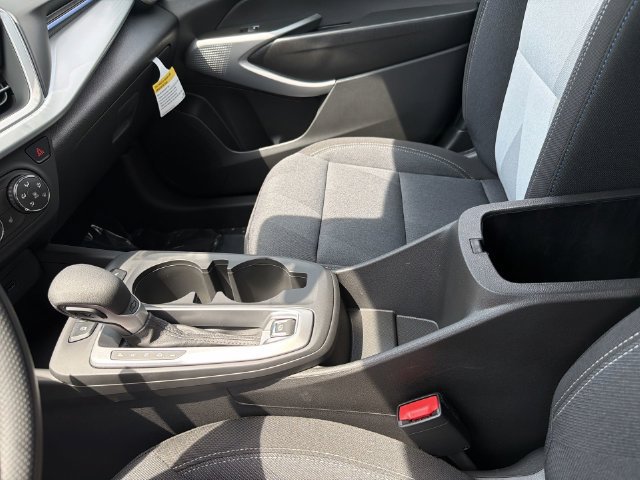 New 2026 Chevrolet Trax LS w/ LS Convenience Package FWD image 21