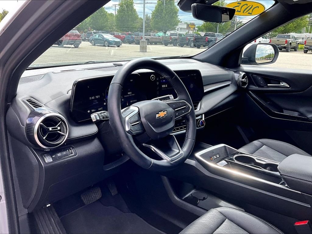 Used 2025 Chevrolet Equinox LT w/ Convenience Package II AWD/4WD image 8