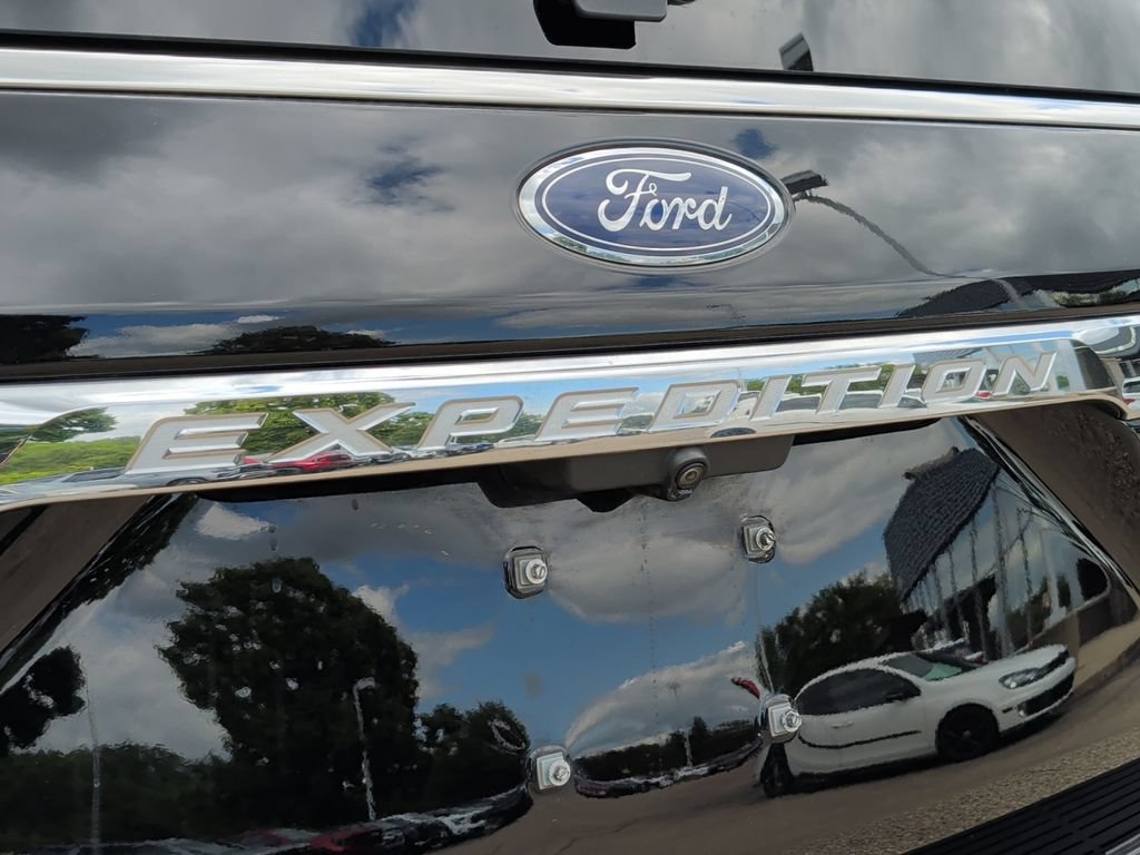 Used 2019 Ford Expedition Limited w/ Equipment Group 301A AWD/4WD image 41