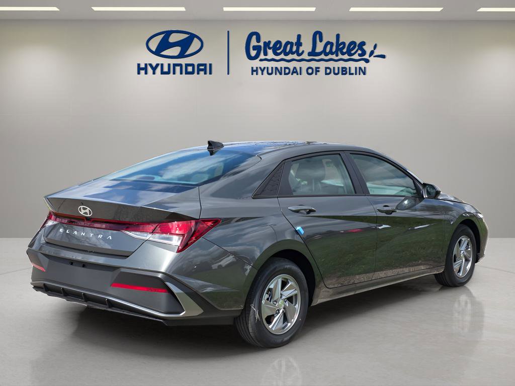New 2026 Hyundai Elantra SE w/ Cargo Package image 5