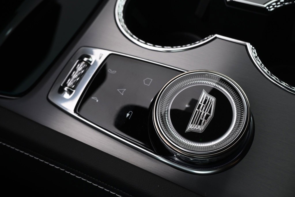 New 2026 Cadillac Vistiq Sport w/ LPO, Floor Liner Package image 32