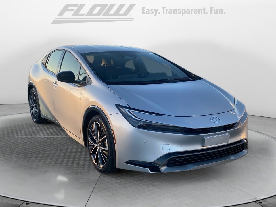Used 2024 Toyota Prius XLE image 1