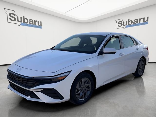 Used 2024 Hyundai Elantra SEL image 3