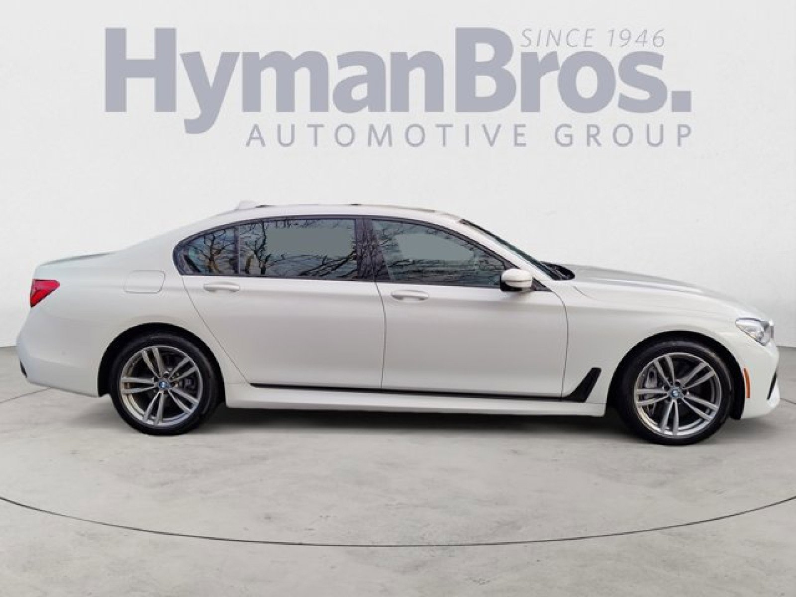 Used 2019 BMW 750i xDrive image 2
