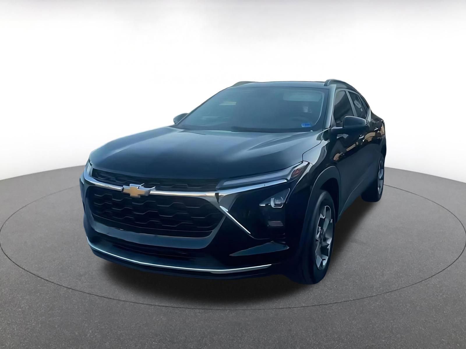 Used 2025 Chevrolet Trax LT FWD image 8