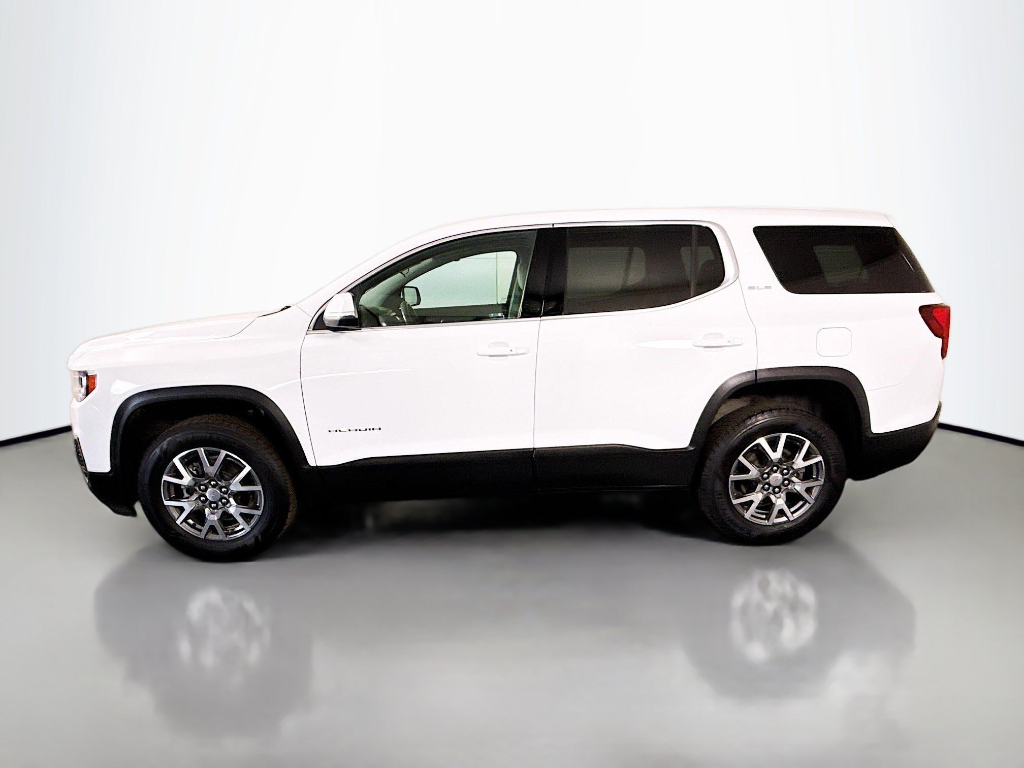 Used 2022 GMC Acadia SLE FWD image 6