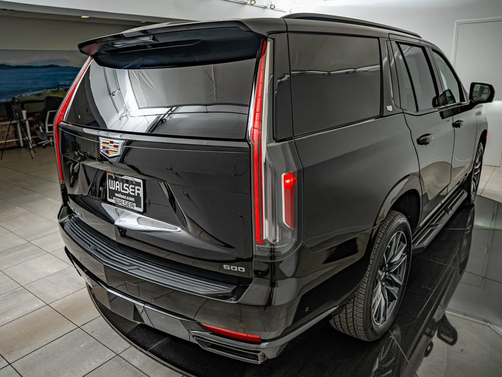 Used 2024 Cadillac Escalade Sport Platinum w/ Heavy-Duty Trailer Package AWD/4WD image 16