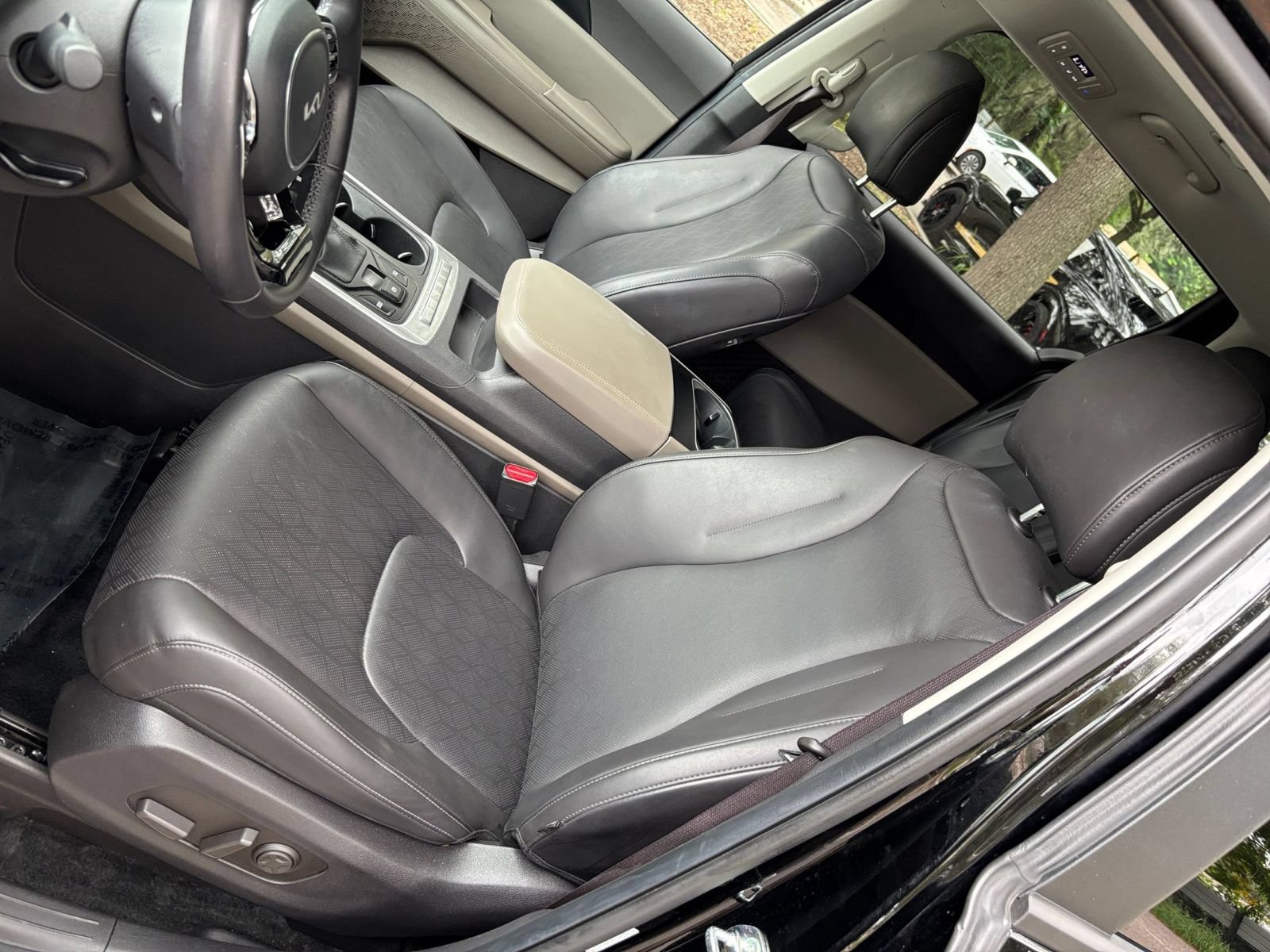 Used 2026 Kia Carnival FWD image 38