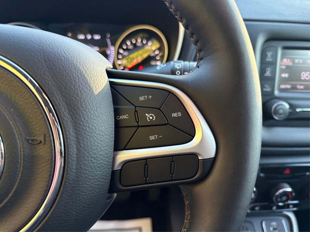 Used 2018 Jeep Compass Latitude w/ Cold Weather Group image 25