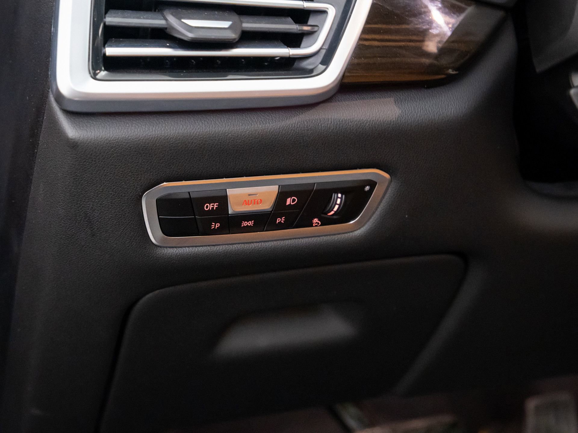 Used 2023 BMW X5 xDrive40i w/ Premium Package image 17