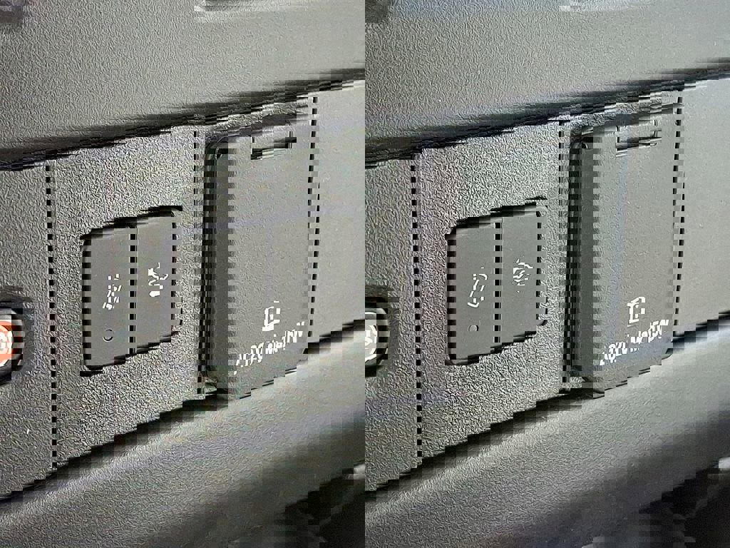 New 2025 Chevrolet Express 3500 WT Van w/ Driver Convenience Package image 16