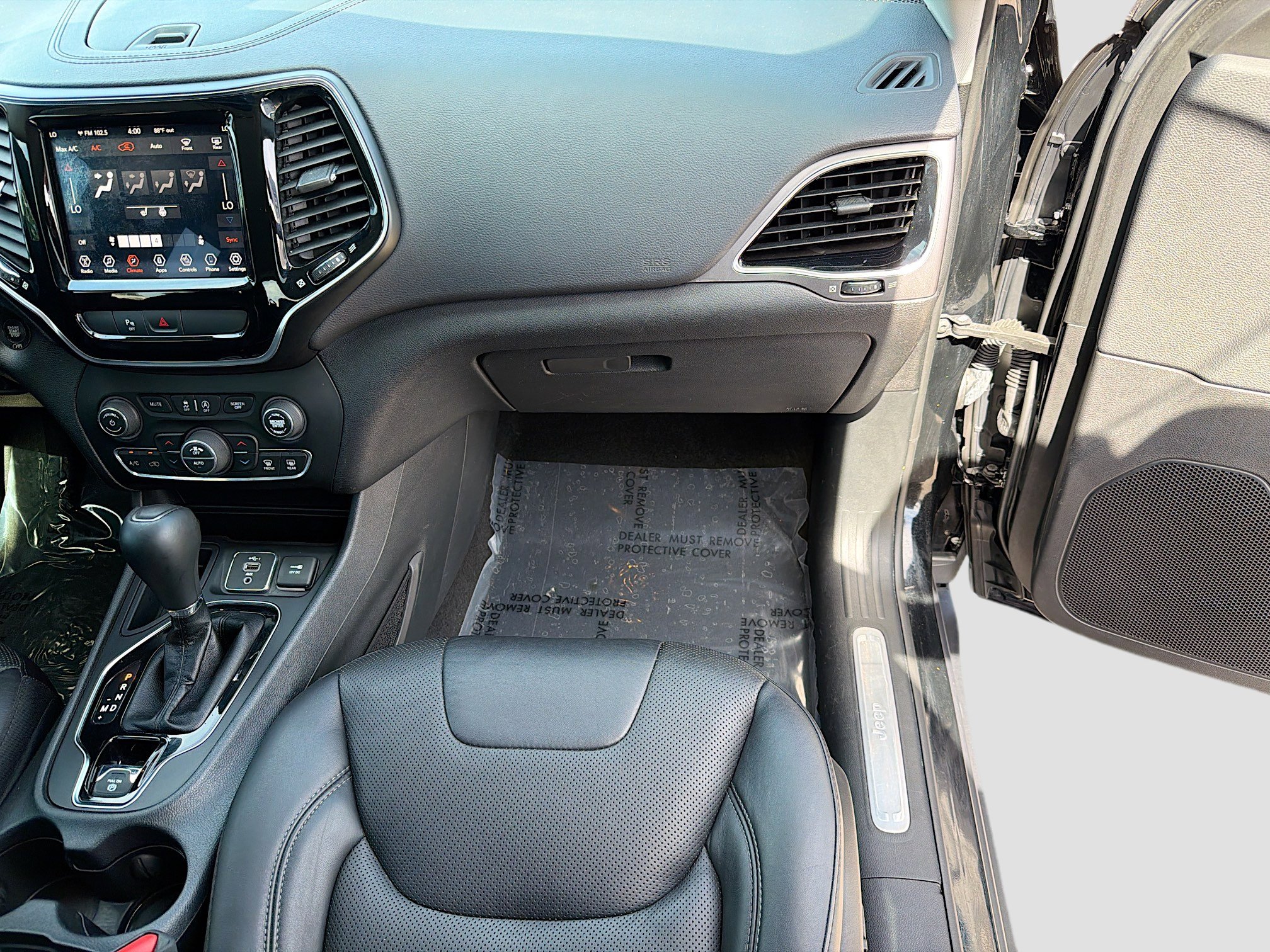 Used 2019 Jeep Cherokee Limited FWD image 17