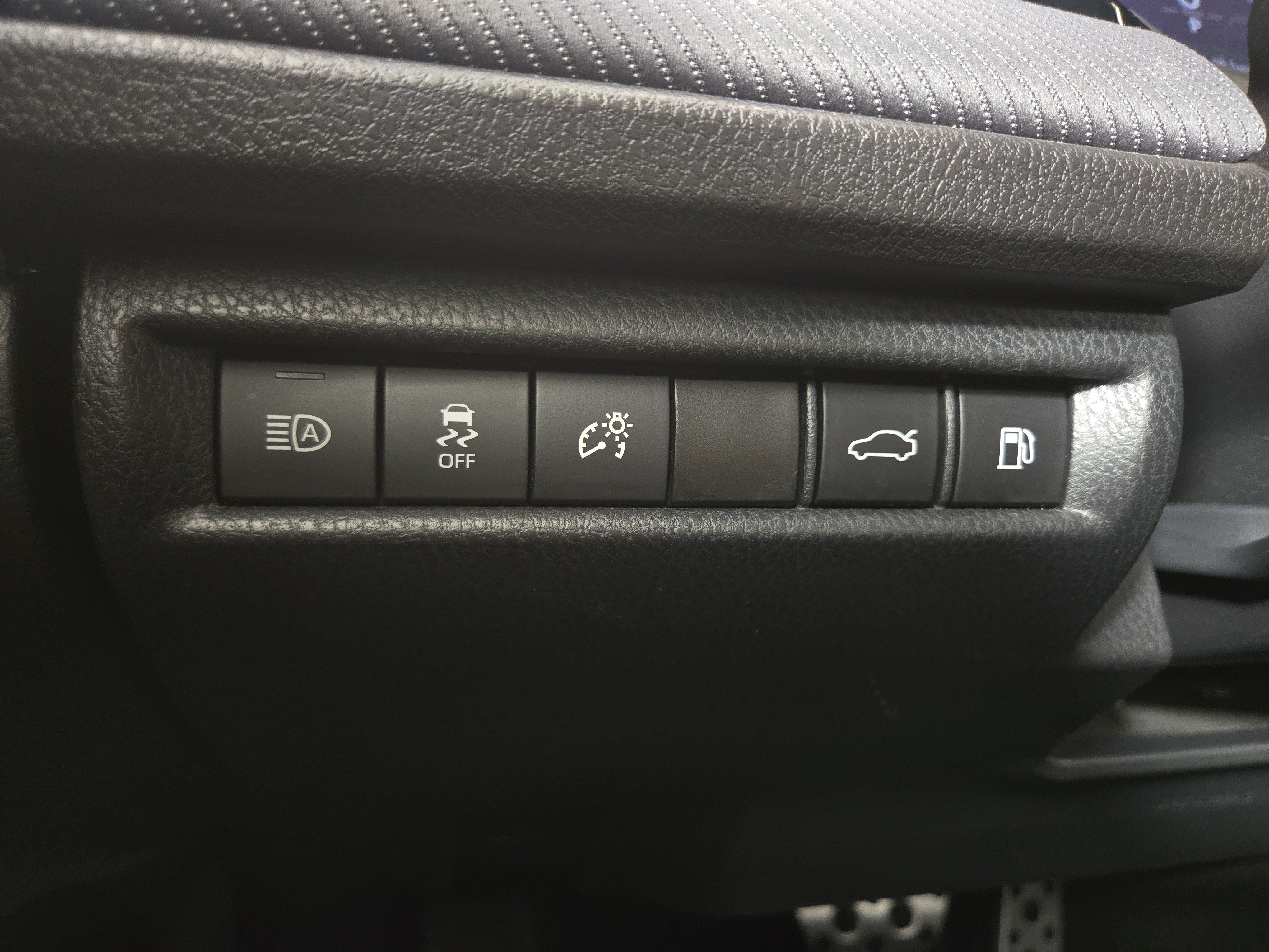 Used 2025 Toyota Camry SE FWD image 24