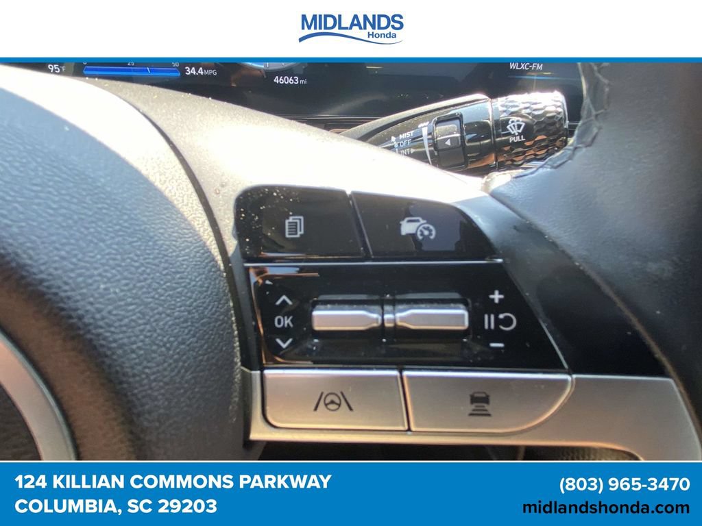 Used 2025 Hyundai Elantra Limited FWD image 24
