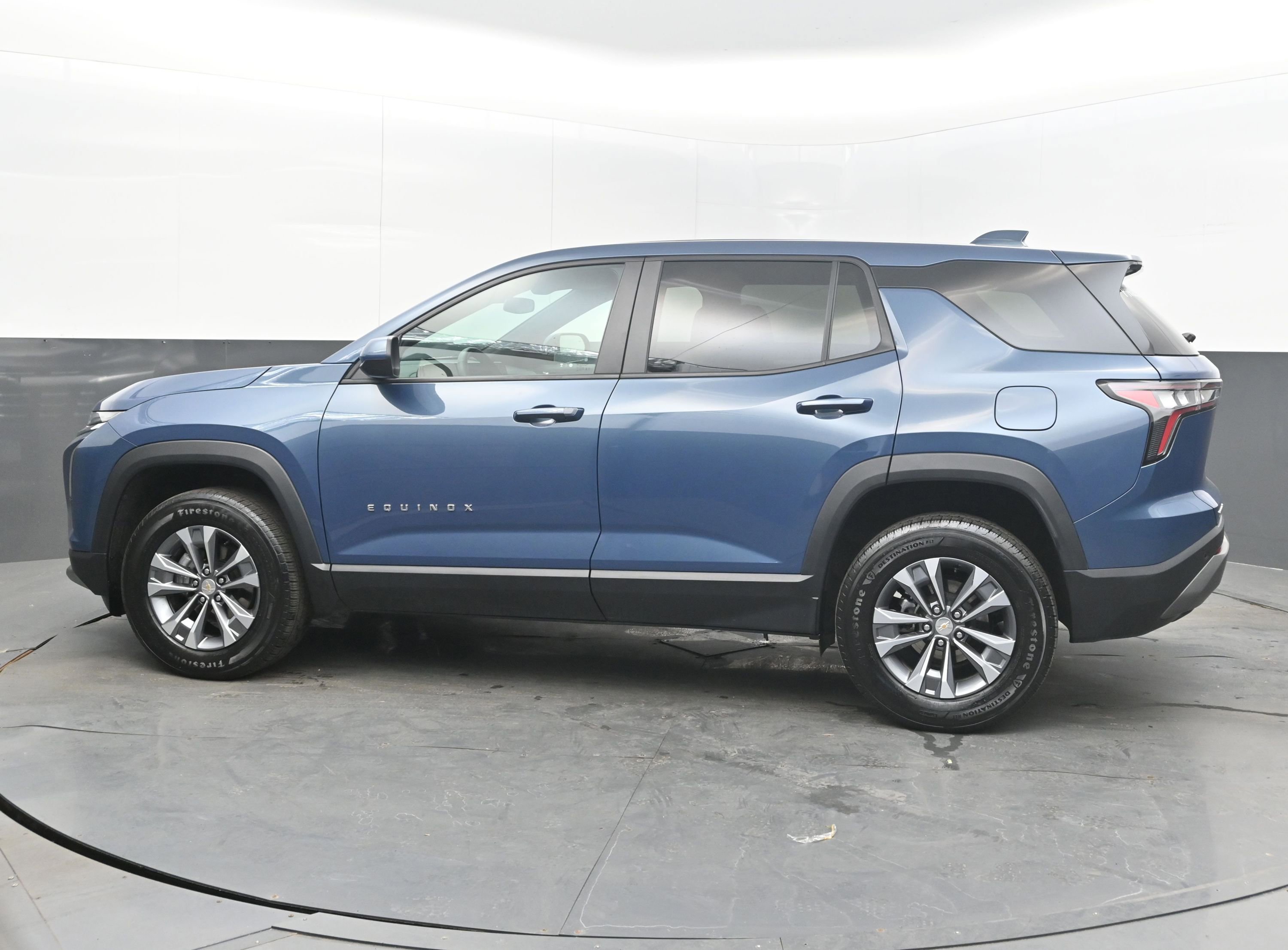 Used 2025 Chevrolet Equinox LT FWD image 7