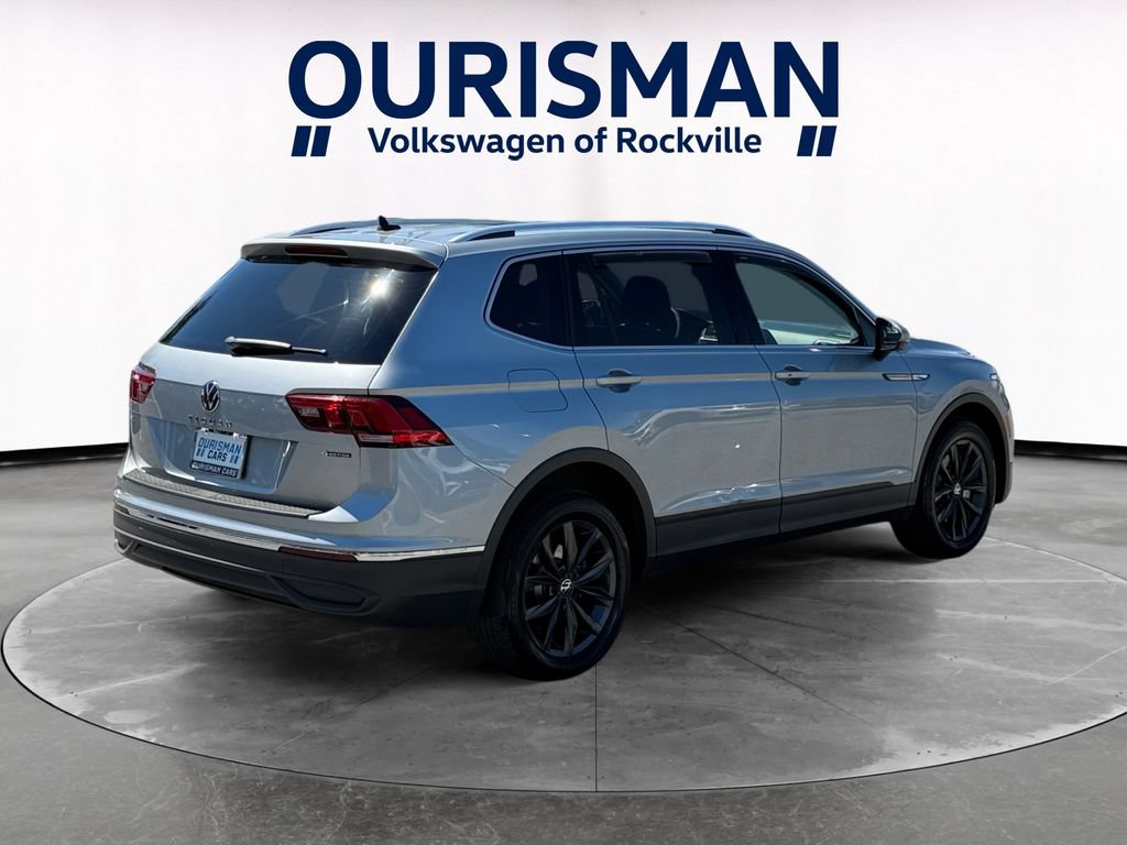 Used 2022 Volkswagen Tiguan SE w/ Panoramic Sunroof Package AWD/4WD image 4