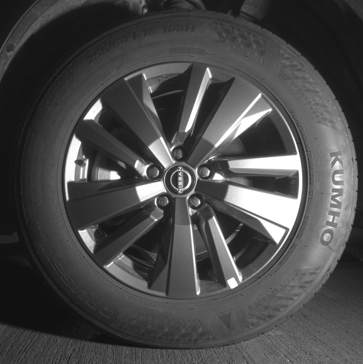 Used 2025 Nissan Pathfinder SV image 12