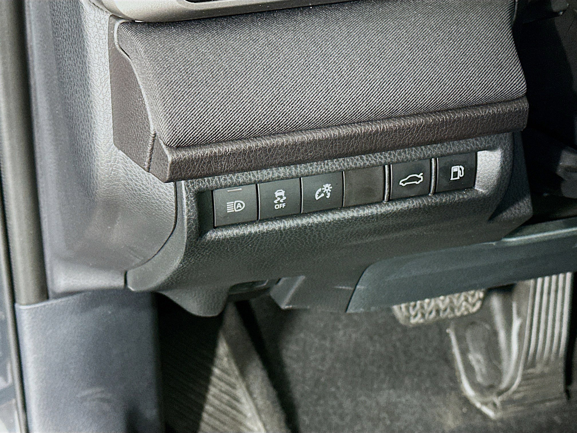 Used 2025 Toyota Camry LE image 17