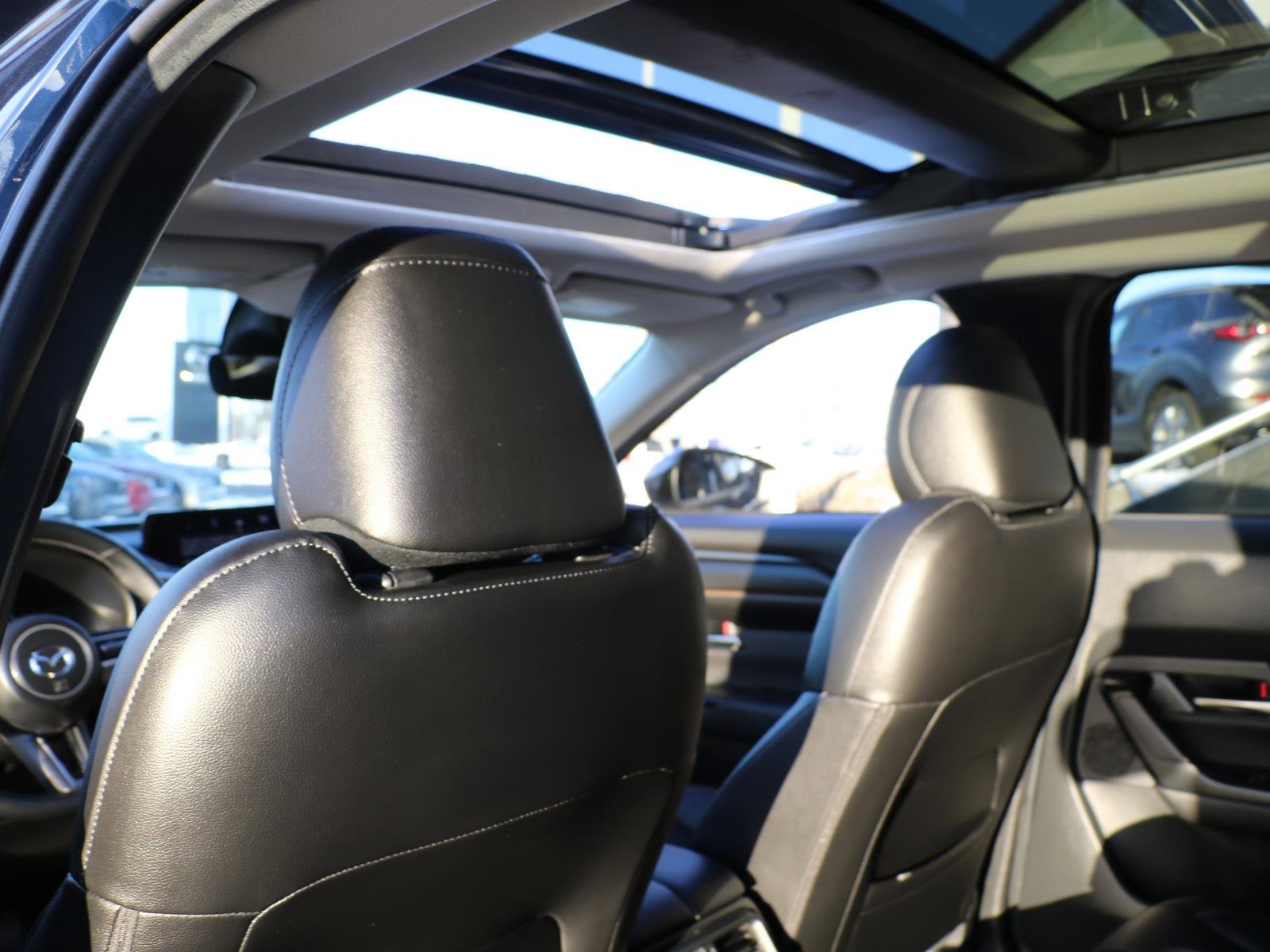 Certified 2025 MAZDA CX-50 2.5 Hybrid w/ Premium Plus Pkg image 11