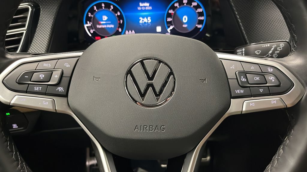 Used 2024 Volkswagen Atlas Cross Sport SEL R-Line AWD/4WD image 16