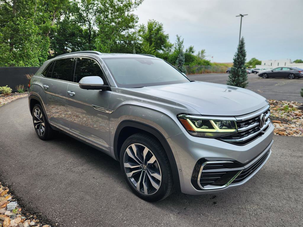 Certified 2022 Volkswagen Atlas Cross Sport SEL Premium R-Line image 7