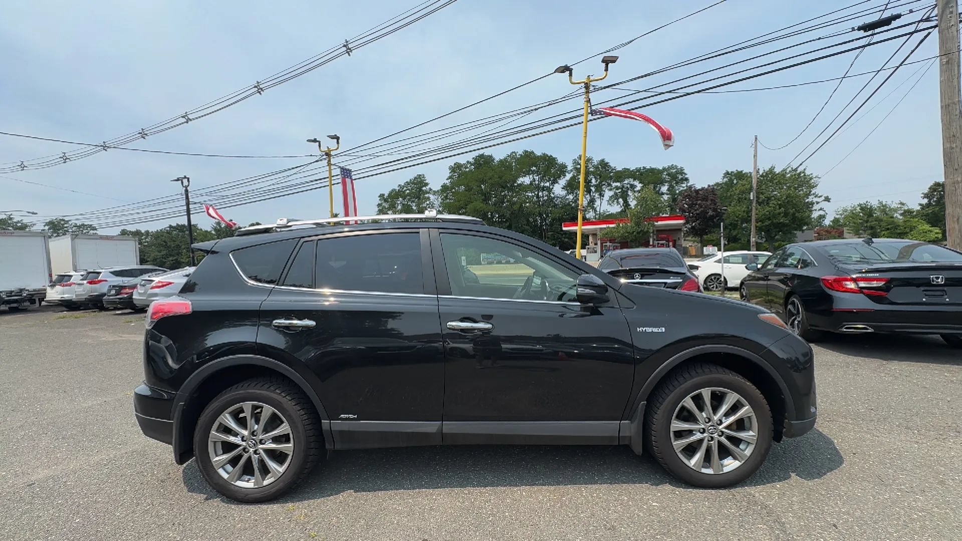 Used 2018 Toyota RAV4 Limited AWD/4WD image 4