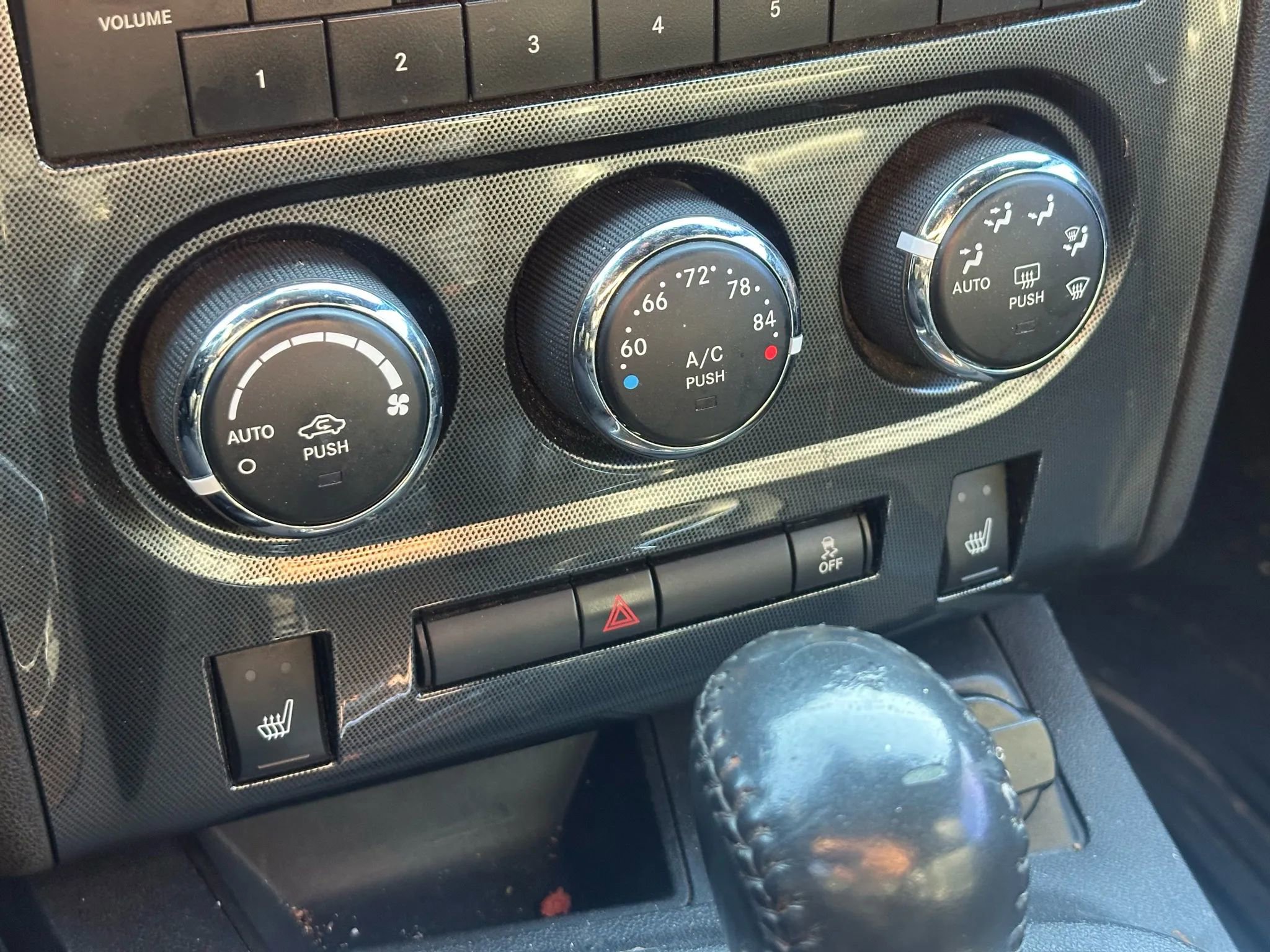 Used 2013 Dodge Challenger SXT Plus image 5