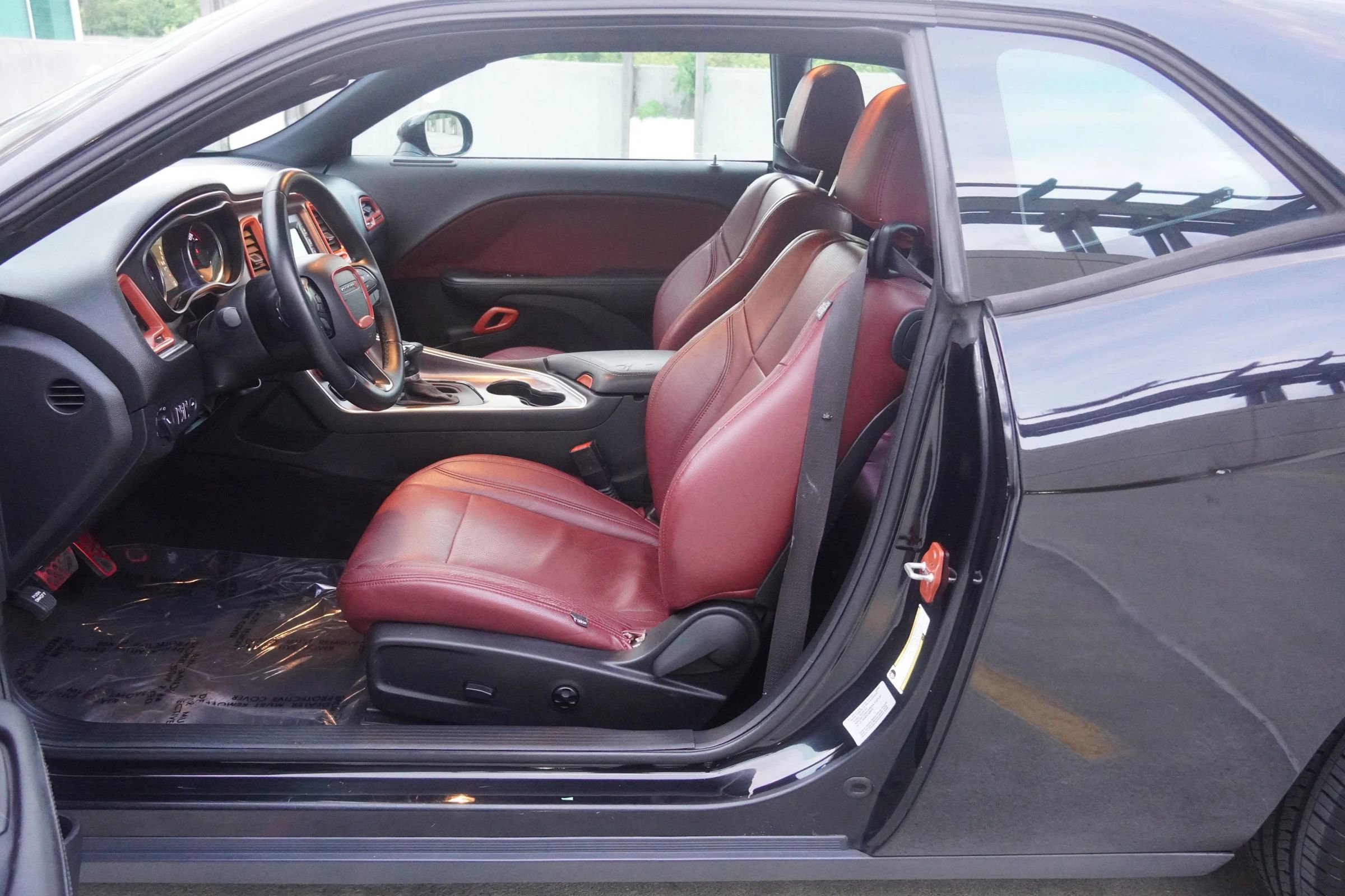 Used 2017 Dodge Challenger SXT RWD image 37