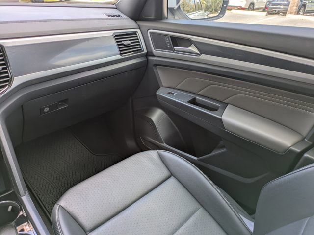 Used 2022 Volkswagen Atlas Cross Sport SEL R-Line image 19