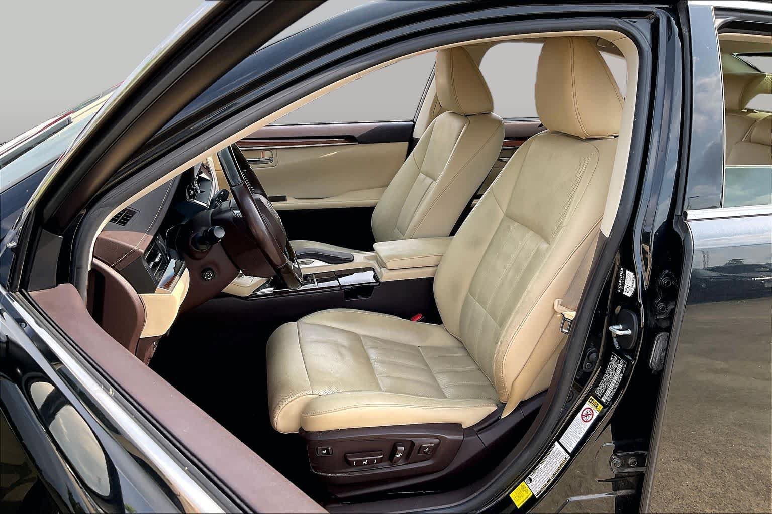Used 2016 Lexus ES 350 w/ Ultra Luxury Package FWD image 7