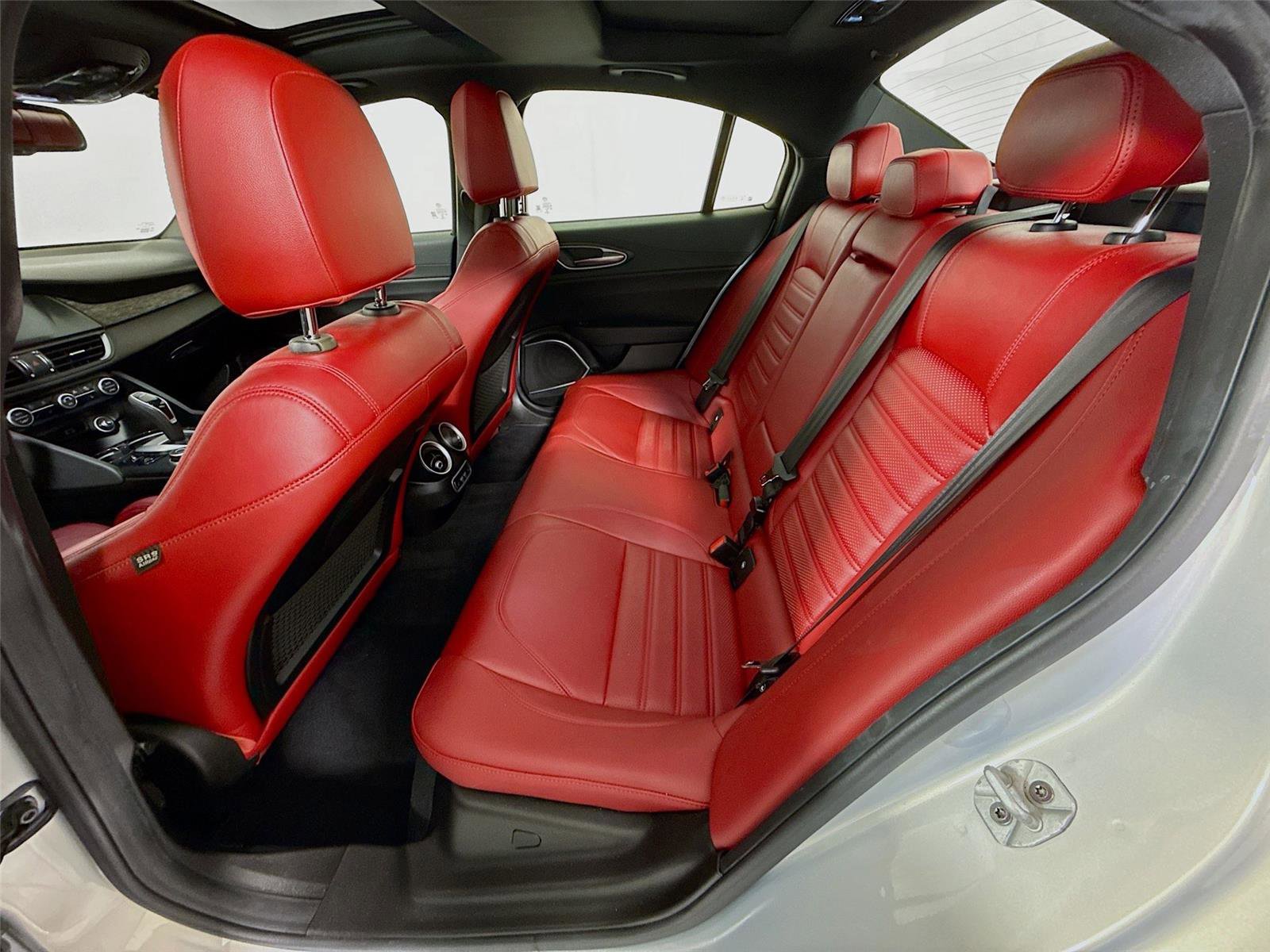 Used 2023 Alfa Romeo Giulia Sprint RWD image 3